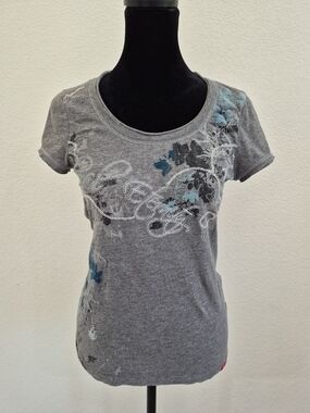 edc Women's Gray Short-Sleeve Tee with Teal Floral Accents